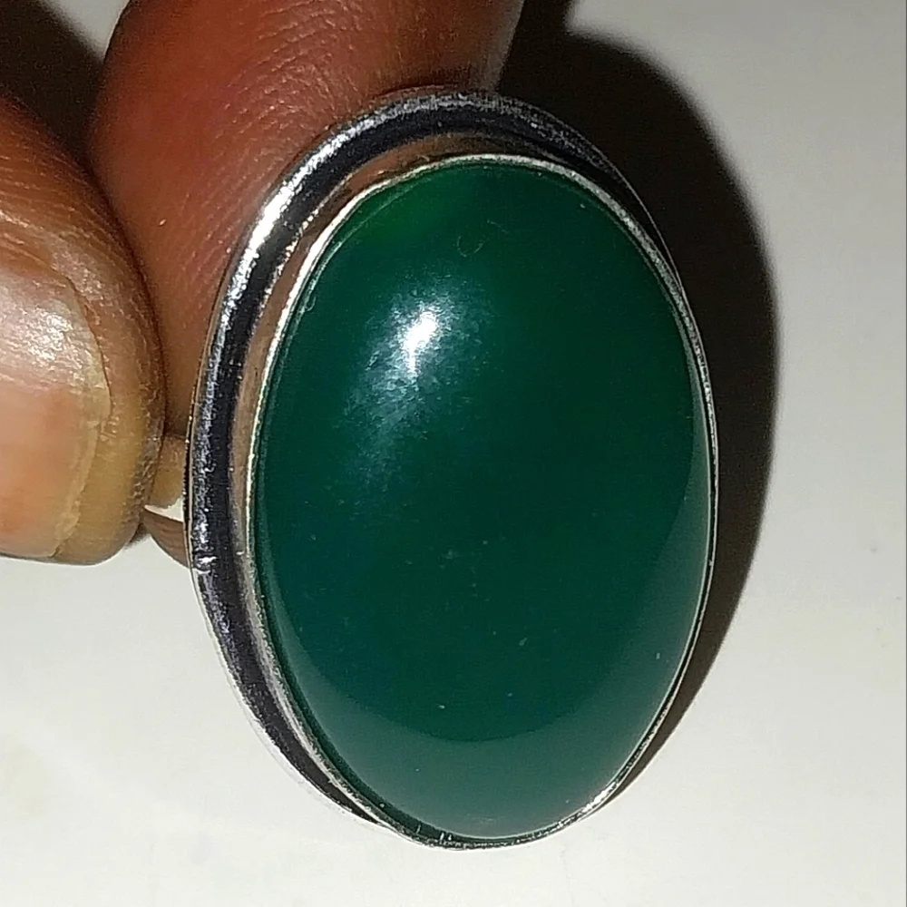 Elegant Green Oval Stone Ring Sz 9